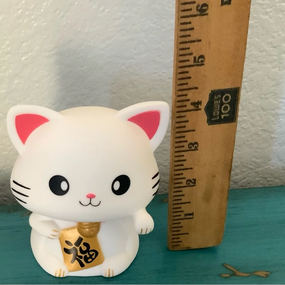 Smoko Lucky Cat Ambient Light  - White Good Fortune